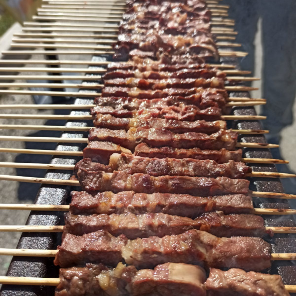 arrosticini in cottura sulla fornacella