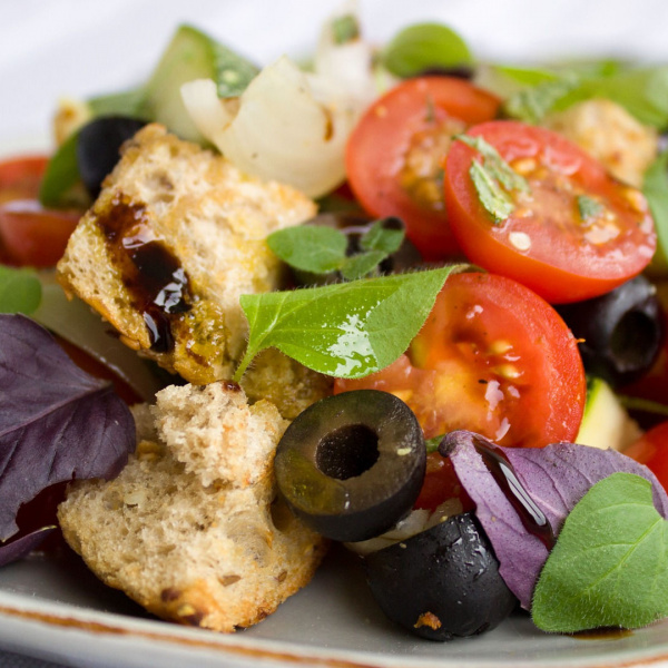 insalata mista con olive